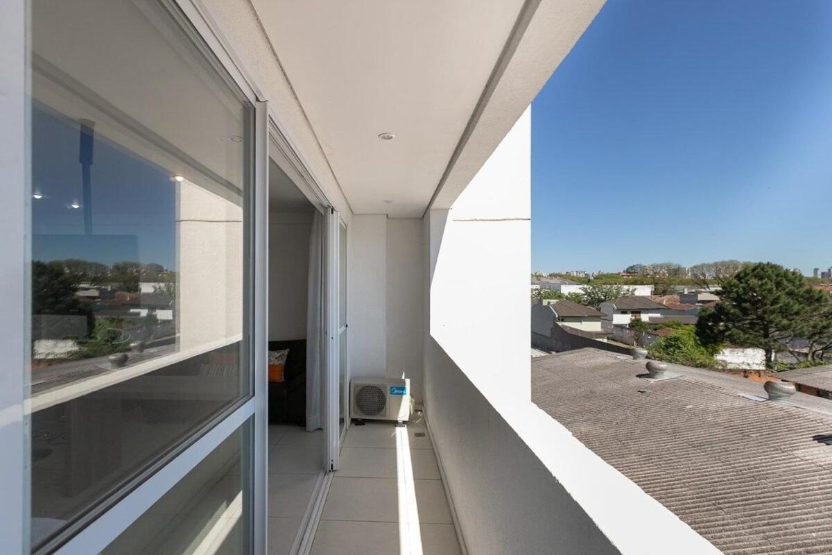 Com Sacada Apartment